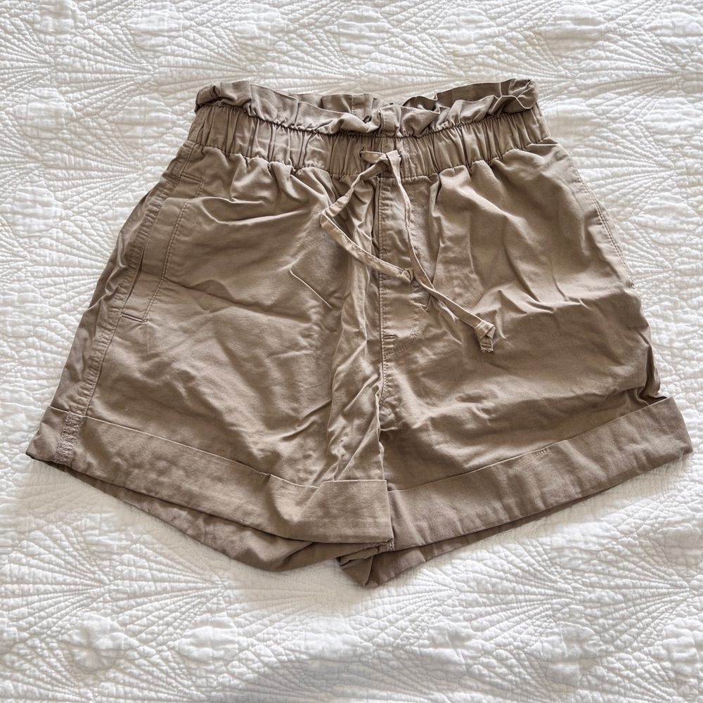 Abercrombie high rise paper bag shorts